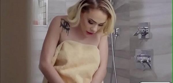  Kimberly Moss fucked by room mate